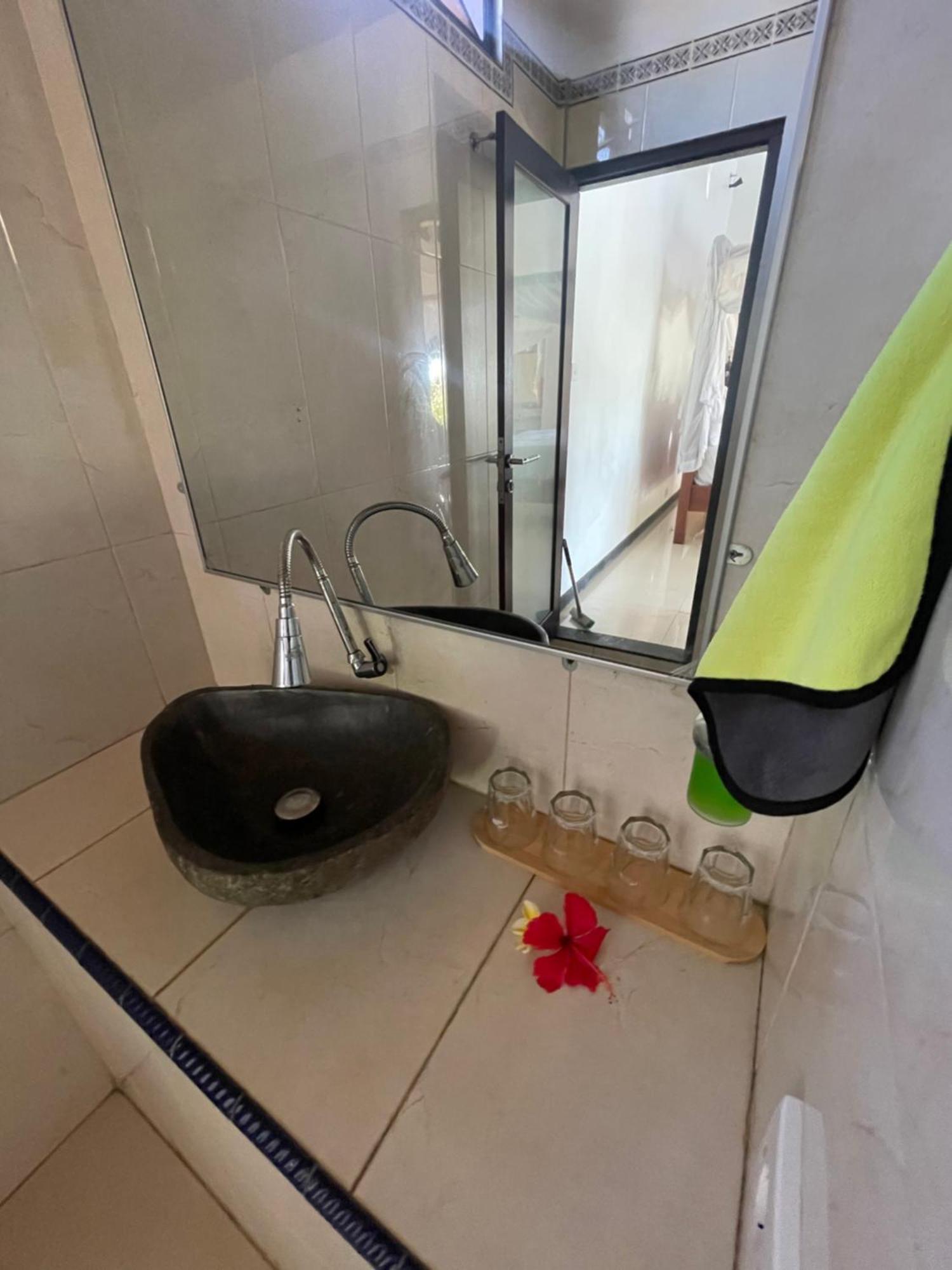 The Bbq Guest House Amed  Ngoại thất bức ảnh